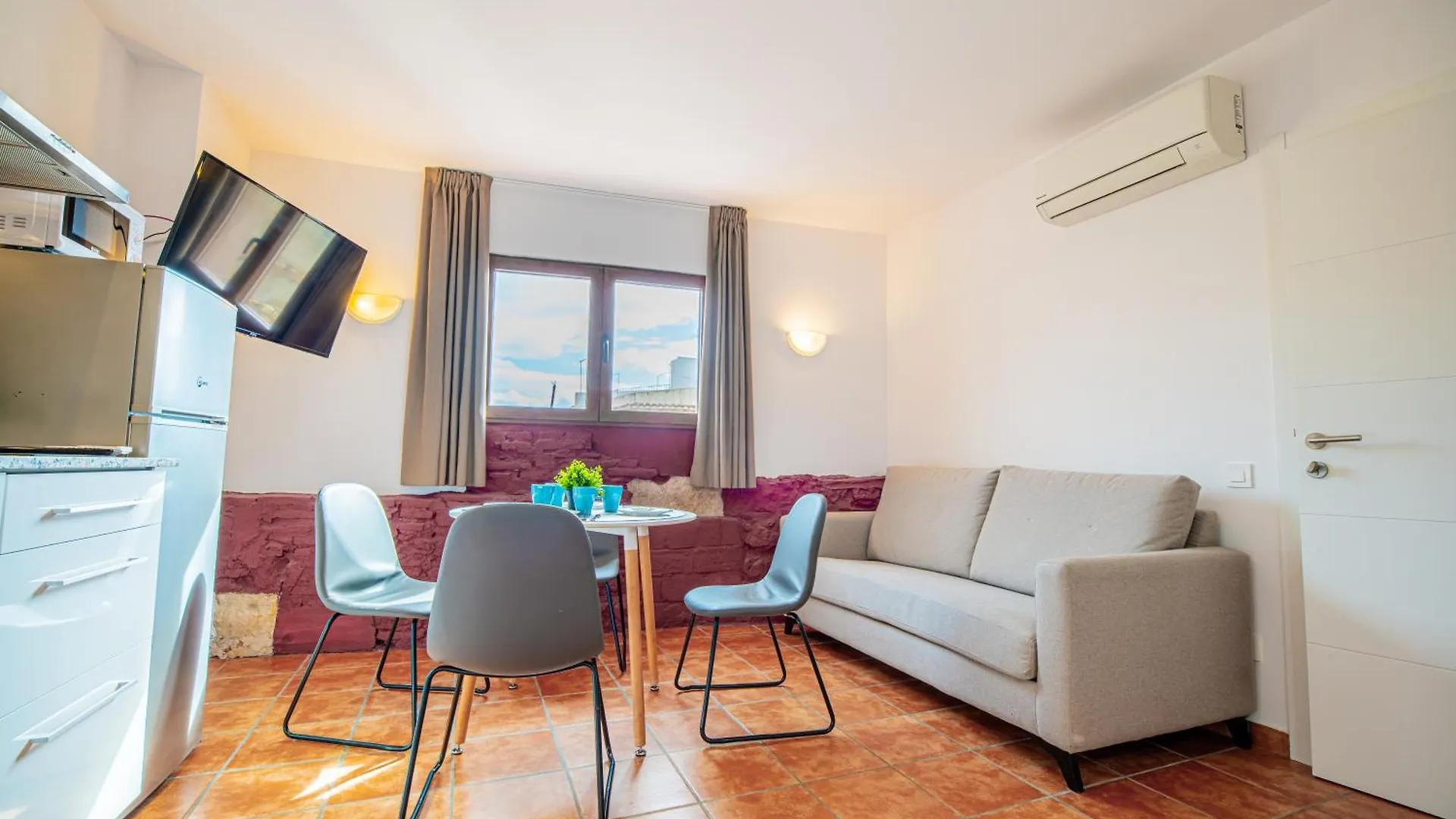 Apartamento 3 en la muralla romana junto a la Catedral Tarragona España